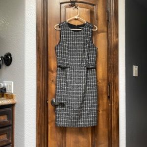 Sleeveless dress